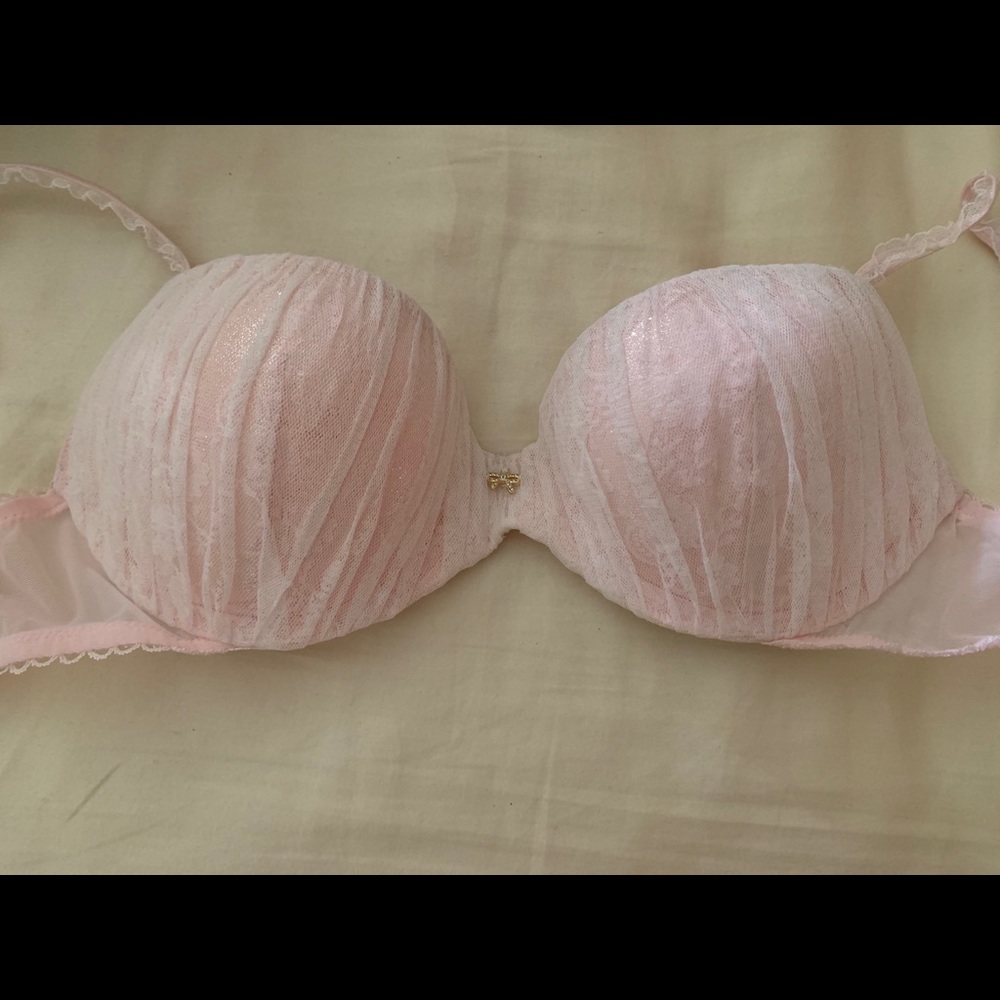 34 B Victoria’s Secret Bra